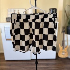 Le Lis Black and White Checkered Women's Cargo Shorts